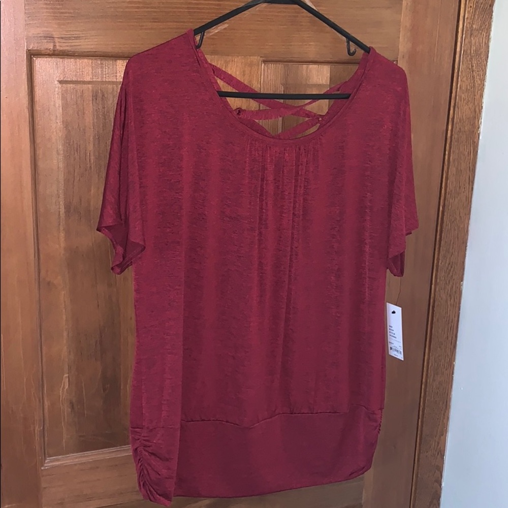 Apt 9 top NWT